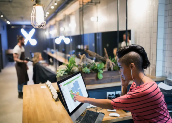 Maintain a Healthy Relation With your Hairdresser by Communicating Well