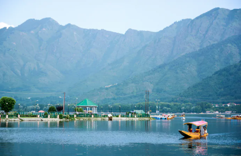Make A Budget Trip For Kashmir With Affordable Tour Packages