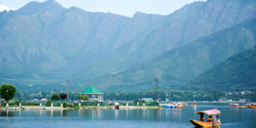 Make A Budget Trip For Kashmir With Affordable Tour Packages