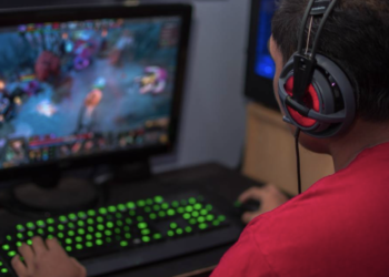 The Fusion of Gaming and Internet in the Present Era