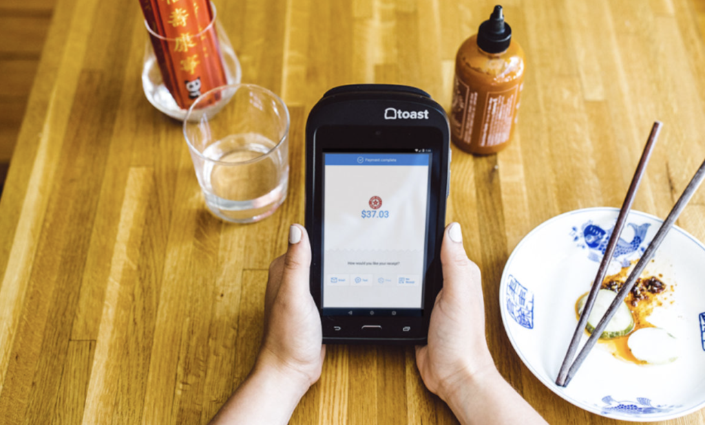 Smooth Out Your Restaurant Operations With These Technologies