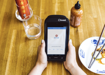 Smooth Out Your Restaurant Operations With These Technologies